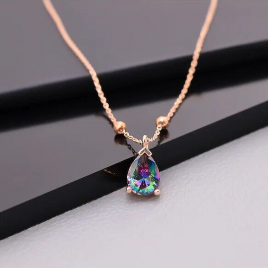 Collier personnalisé en forme de larme avec pierre de naissance de juin et alexandrite