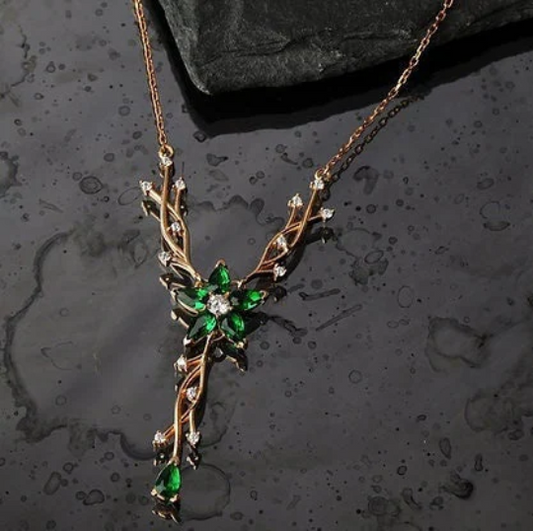 Collier Y en émeraude véritable en forme de larme