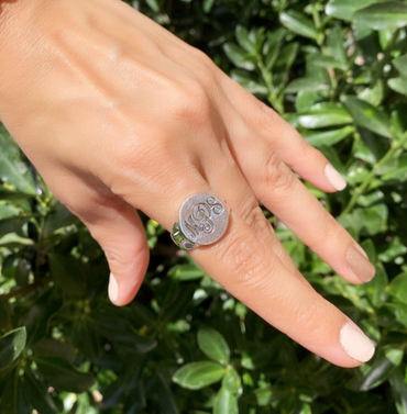 Chevalière en or personnalisée