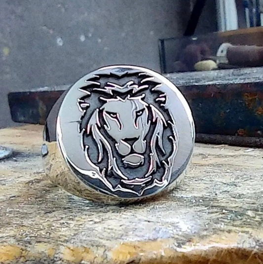 Bague en or pour homme avec tête de lion