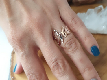 Bague personnalisée avec nom écrit à la main