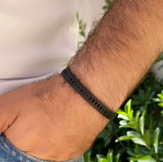 Schwarzes Morsecode-Armband aus Silikon für Männer