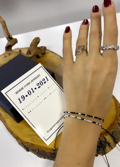 Personalisiertes Armband mit Morsecode und Datum